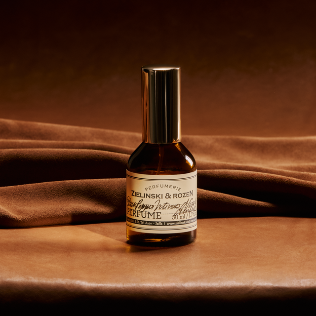 Black Pepper, Vetiver, Neroli, Amber